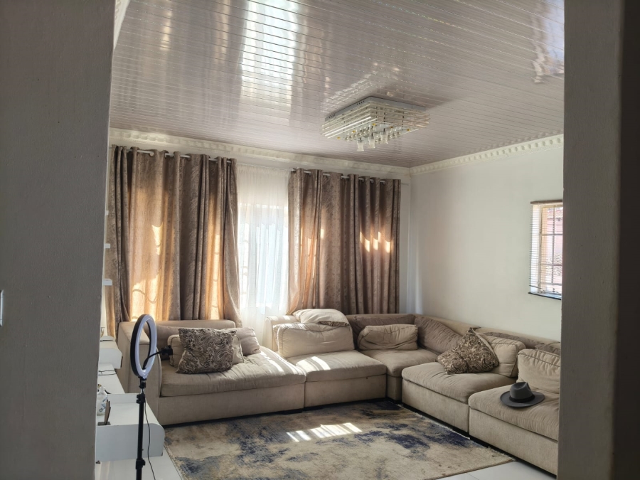 3 Bedroom Property for Sale in Safari Gardens North West